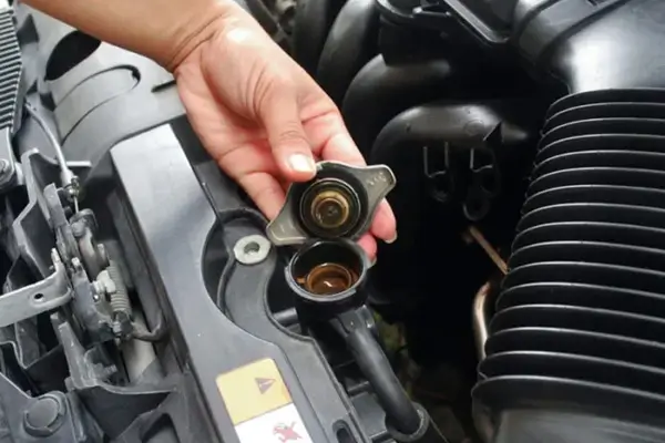 مراحل تعویض آب رادیاتور تیبا