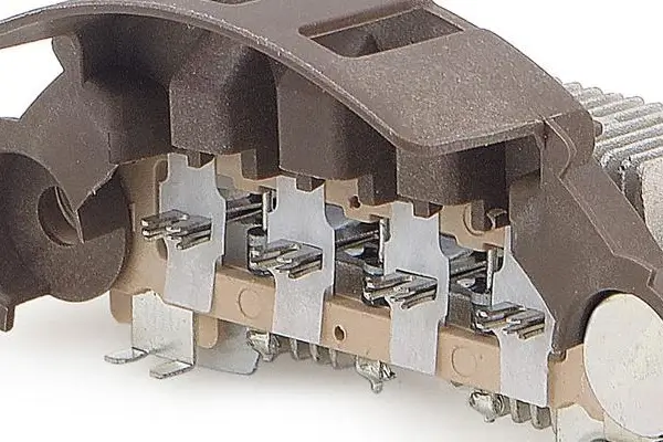 وظیفه اصلی دیود دینام پراید