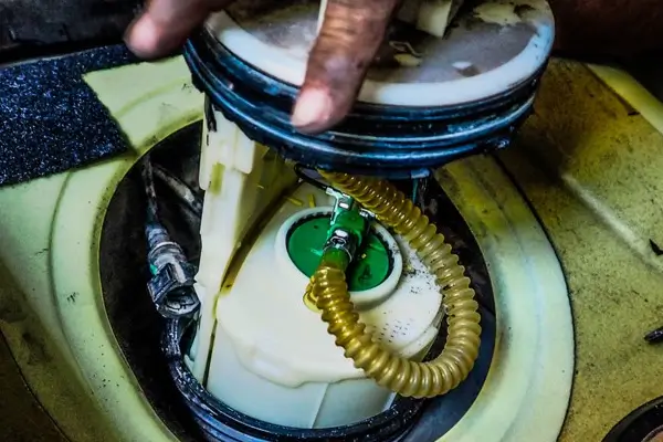 نشانه‌ های سوختن یا خرابی پمپ بنزین کوییک