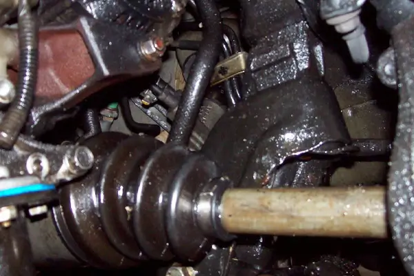 علت‌ های روغن‌ ریزی کاسه نمد سر میل‌لنگ پراید