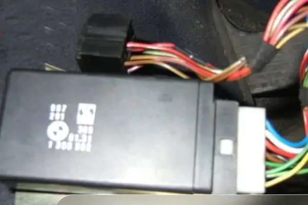 خراب شدن رله قفل مرکزی پراید